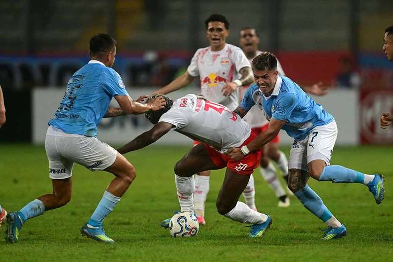 Sporting Cristal e Bragantino ficaram no empate sem gols &ndash;