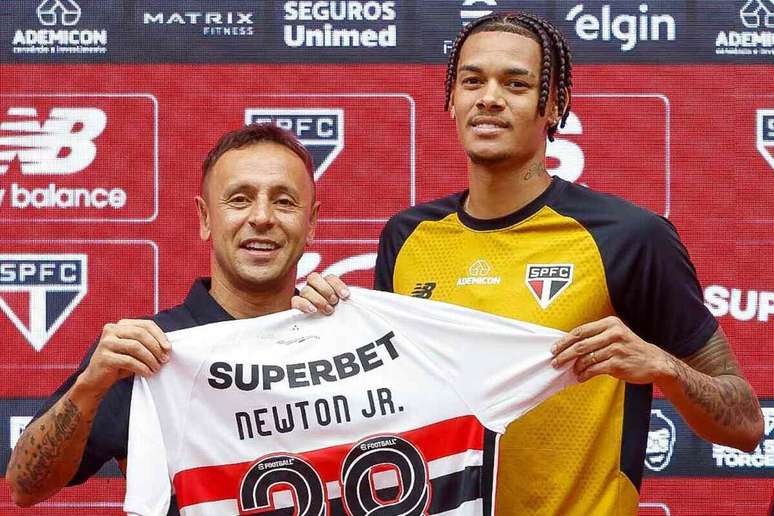 Newton foi apresentado como novo jogador do S&atilde;o Paulo &ndash;