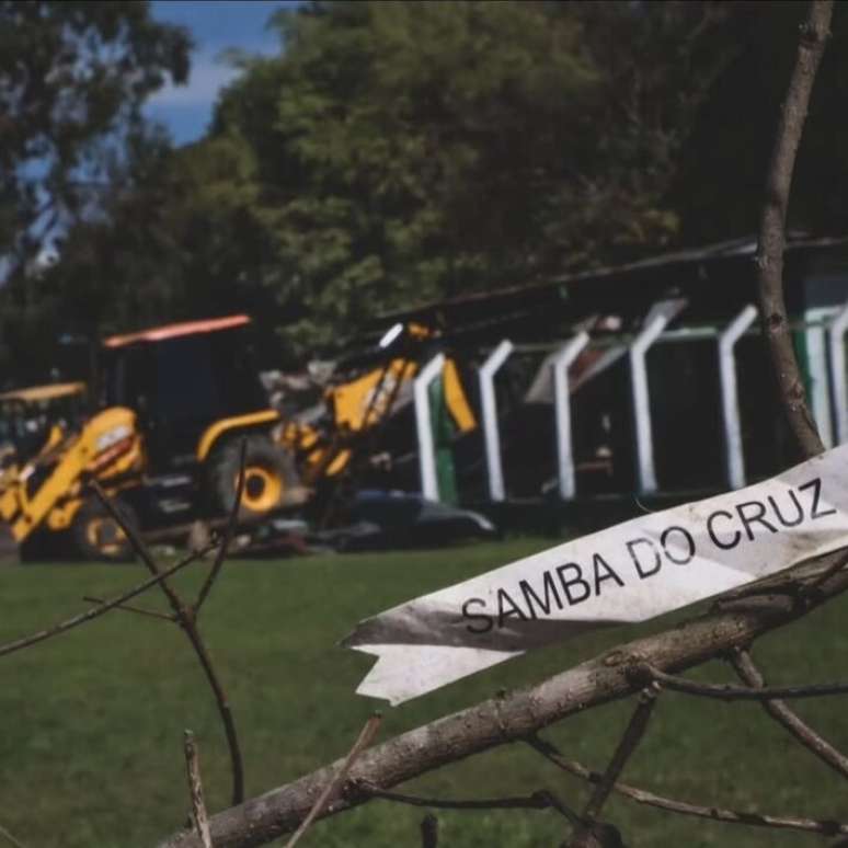 Clube de futebol de v&aacute;rzea &eacute; despejado e tem sede demolida no Campo de Marte na zona norte de S&atilde;o Paulo.