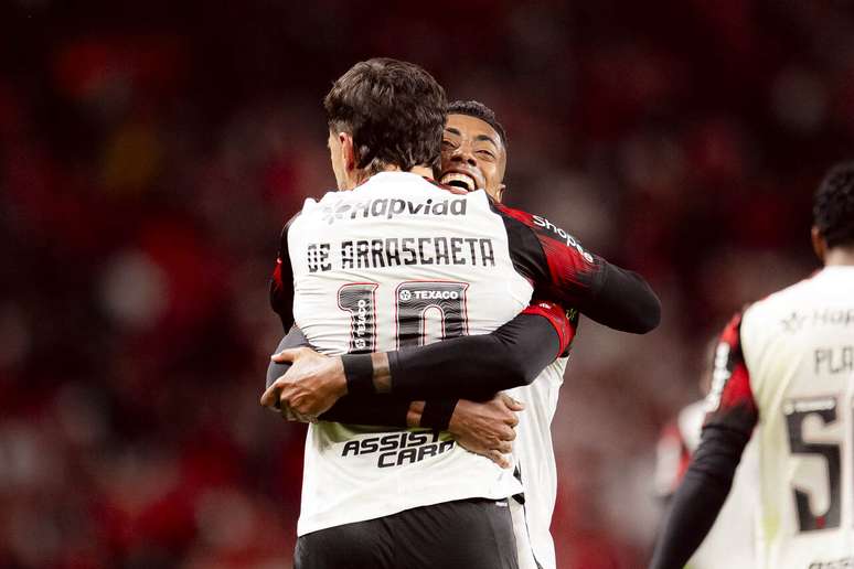De Arrascaeta marcou um dos gols do Flamengo contra o Inter no Beira-Rio &ndash;