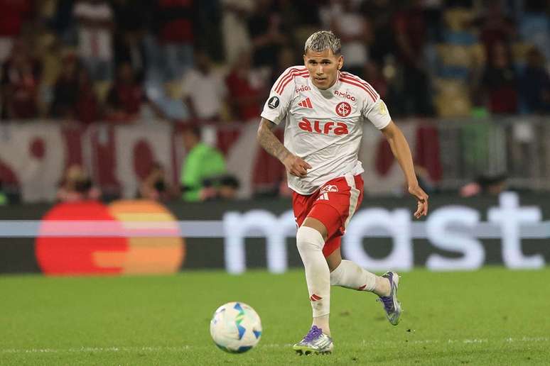 Argentino perdeu espa&ccedil;o e pode encerrar passagem pelo Inter &ndash;
