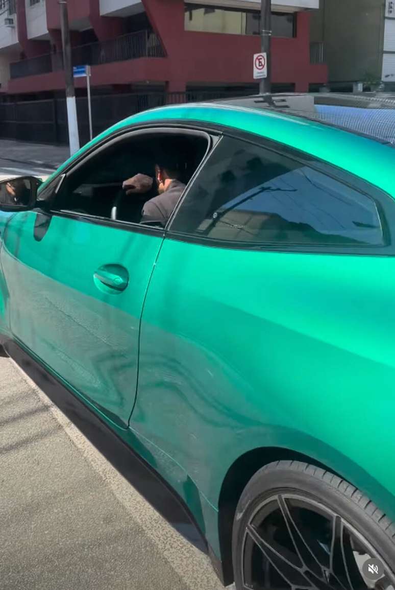 Neymar dirigiu o BMW M4 Competition pelas ruas de Santos &ndash;