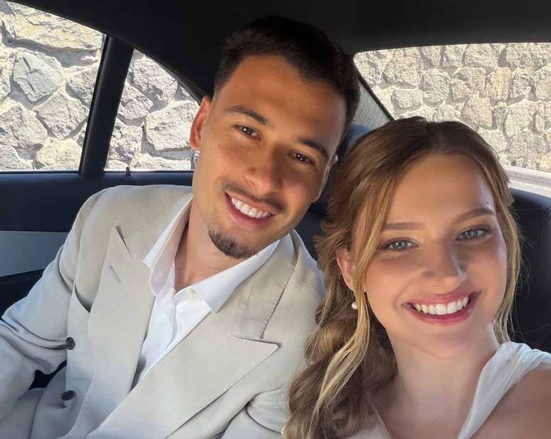 Gabriel Martinelli e Isabella Rousso &ndash;