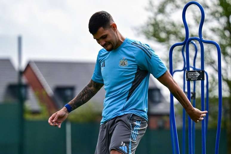 Bruno Guimar&atilde;es durante treinamento pelo Newcastle-