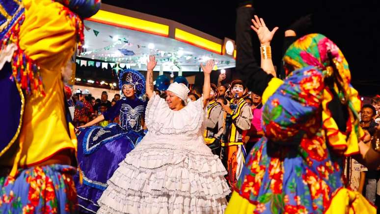 Desfile da Trupe Pernambuco Meu Pa&iacute;s.