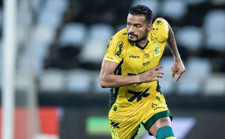 Reinaldo foi o gar&ccedil;om perfeito. Dois escanteios que ele cobrou resultaram em gols neste 2 a 1 do Mirassol &ndash;