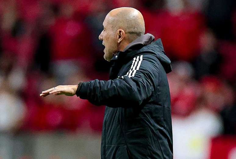 Flamengo empata segundo jogo seguido e press&atilde;o come&ccedil;a a surgir sobre Jardim &ndash;