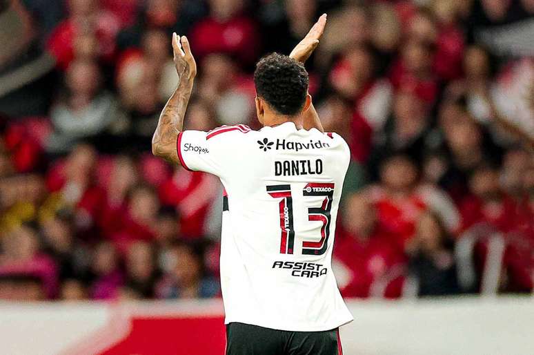 Danilo entrou no lugar de L&eacute;o Pereira no intervalo do jogo contra o Internacional &ndash;