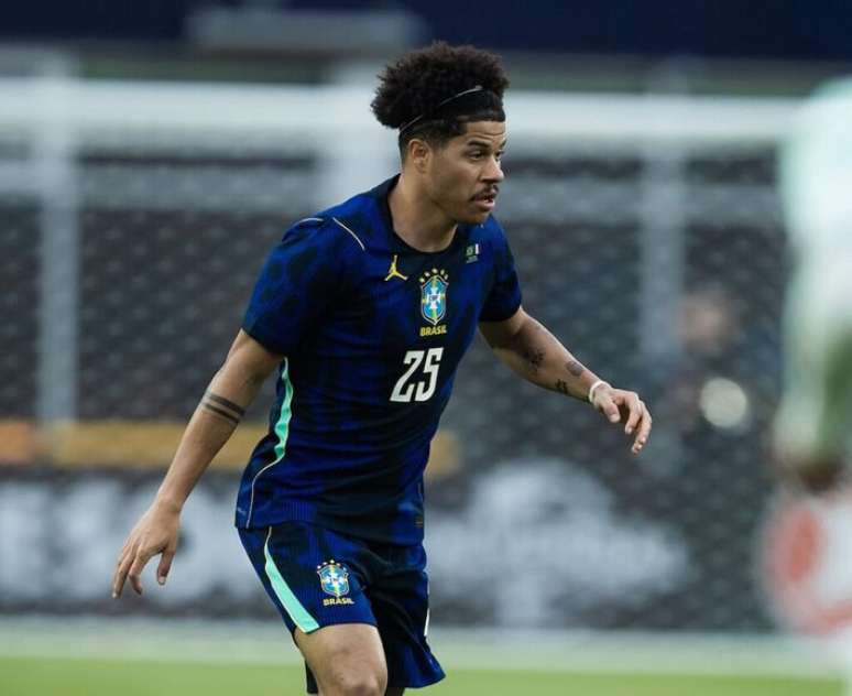 Gabriel Sara disputou amistoso com a camisa da sele&ccedil;&atilde;o brasileira antes da Copa do Mundo de 2026.