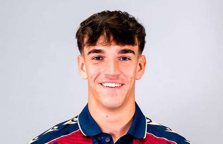 Carlos Esp&iacute; troca o Levante pelo Real Madrid e assina por cinco anos &ndash;