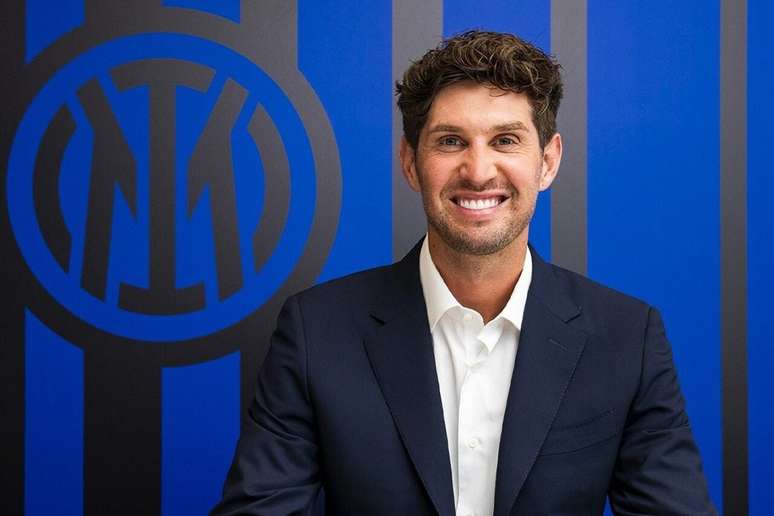 Stones, de 32 anos, assina por duas temporadas com a Inter &ndash;