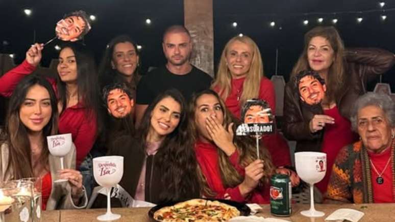 Isabella Arantes, de 32 anos, influenciadora digital e noiva de Gabriel Medina, ganhou uma despedida de solteira na v&eacute;spera do casamento