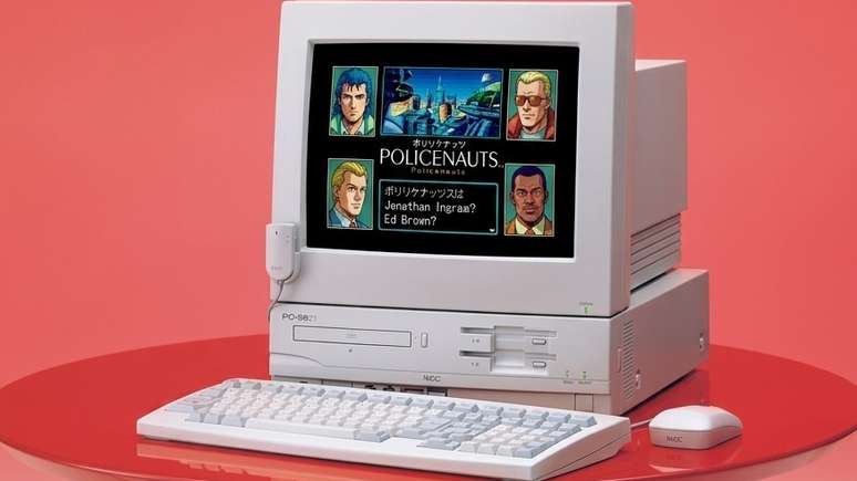 O computador japon&ecirc;s NEC PC-9821