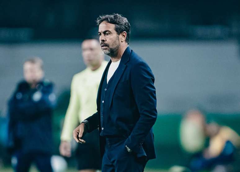 Artur Jorge durante o jogo entre Cruzeiro e Coritiba &ndash;