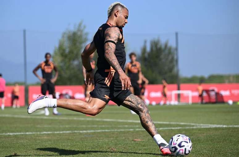 Arsenal volta &agrave;s partidas ap&oacute;s temporada hist&oacute;rica em 25/26 &ndash;