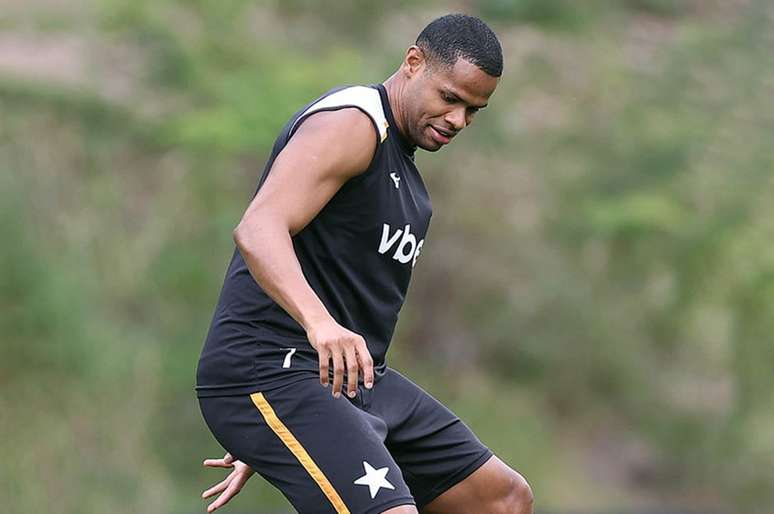 J&uacute;nior Santos se aproxima de retorno ap&oacute;s se recuperar de les&atilde;o grave &ndash;
