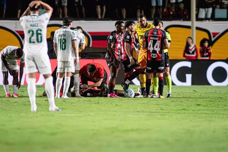 Lance que originou a primeira das confus&otilde;es em Vit&oacute;ria 0 x 4 Palmeiras &ndash;