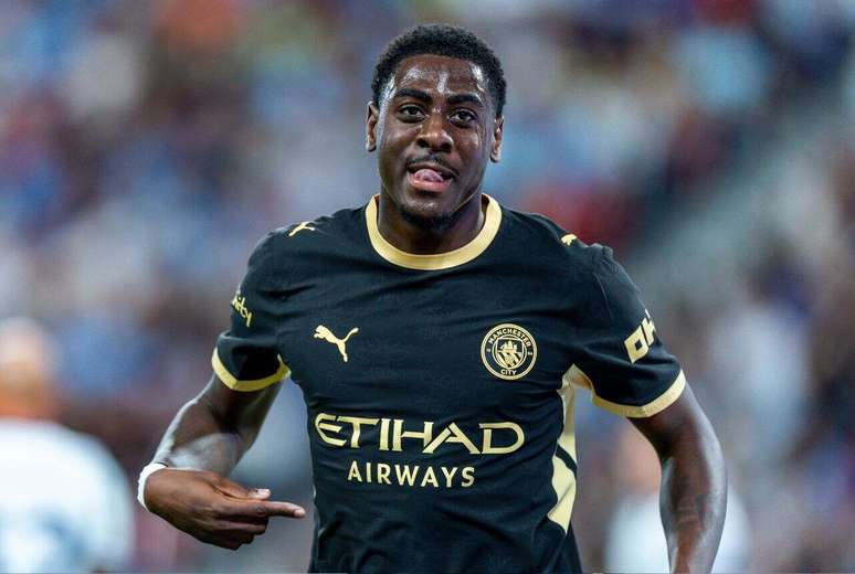 Mubama marcou o gol que abriu o placar para os Citizens &ndash;