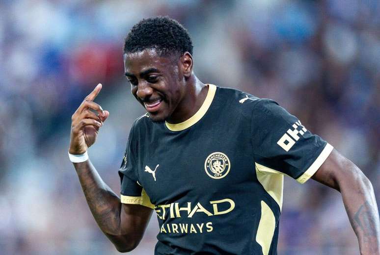 Mubama, de 21 anos, voltou de empr&eacute;stimo ao Stoke &ndash;
