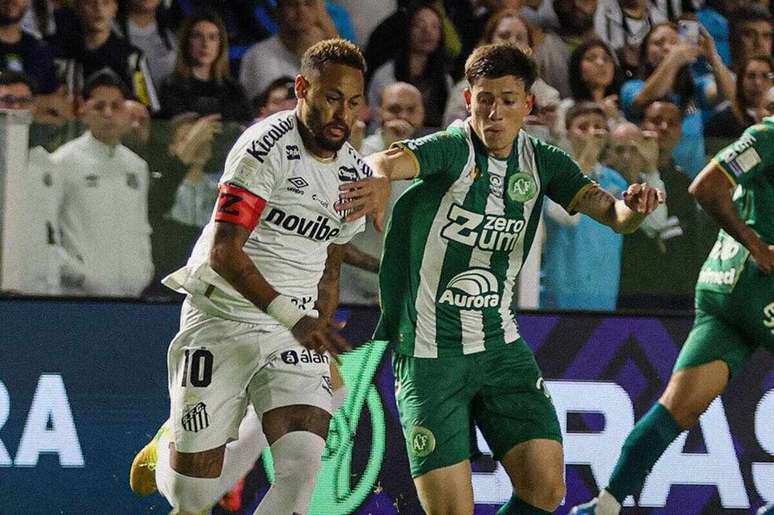 Chapecoense continua na lanterna do Brasileir&atilde;o, enquanto tenta dar a volta por cima pela Copa do Brasil &ndash;