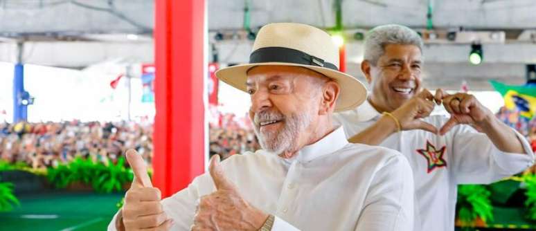 Presidente Luiz Inácio Lula da Silva e governador Jerônimo Rodrigues, durante convenção em Salvador, na Bahia