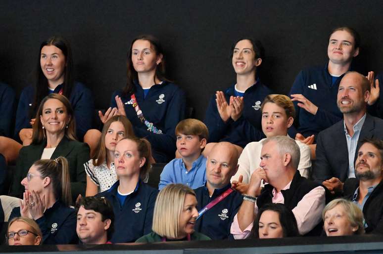 Pr&iacute;ncipe William e Kate Middleton levam os filhos para acompanhar evento esportivo na Esc&oacute;cia