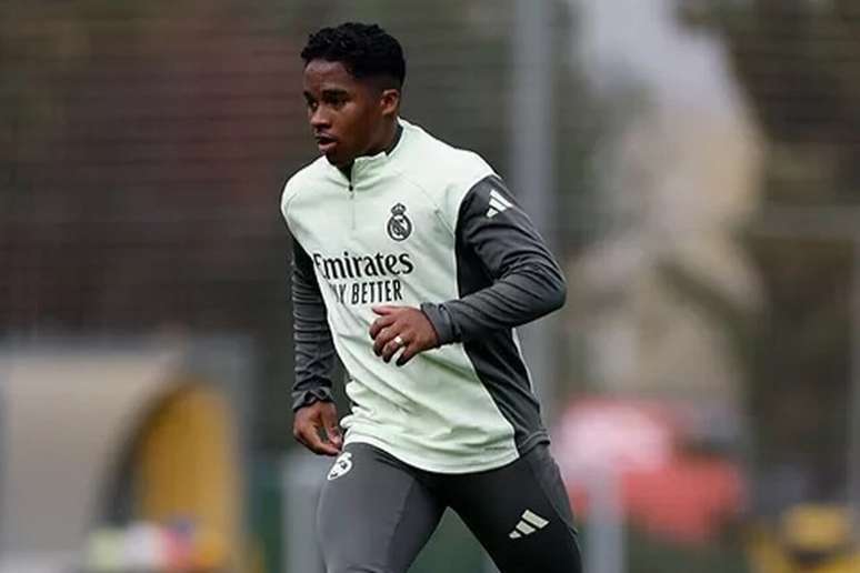 Mourinho observar&aacute; o brasileiro durante a pr&eacute;-temporada &ndash;