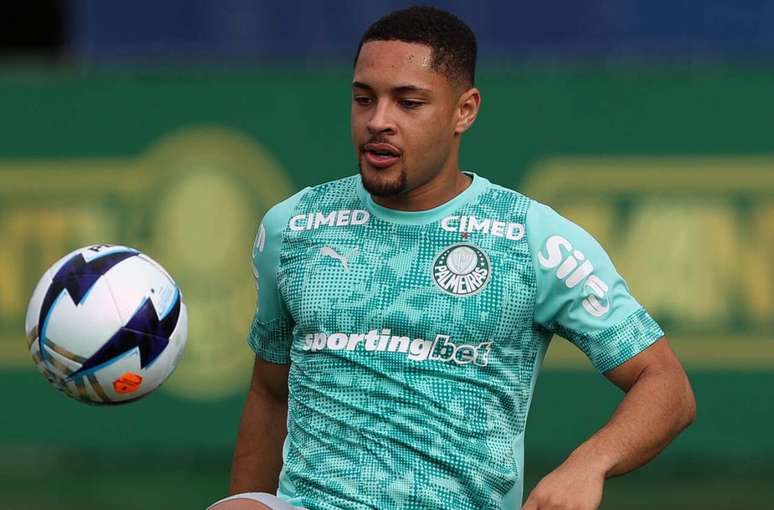 Vitor Roque tamb&eacute;m ser&aacute; titular com o jogo de volta com o Fortaleza&nbsp; &ndash;
