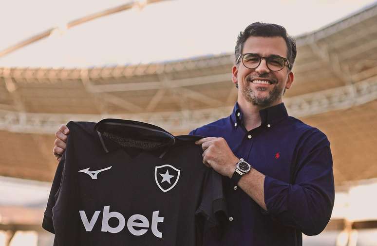 Est&ecirc;v&atilde;o agradeceu ao pesidente do clube, Jo&atilde;o Paulo Magalh&atilde;es Lins, pela confian&ccedil;a &ndash;