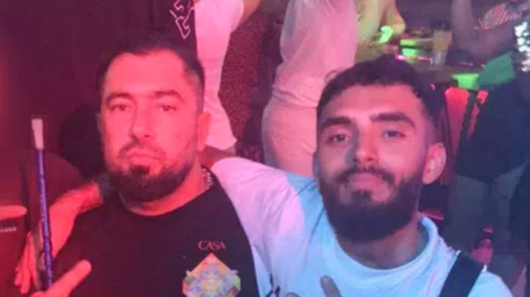 Rawa Majid, l&iacute;der da Foxtrot, fotografado com Ali Shehad Ahmed, que acredita-se fazer parte da rede.