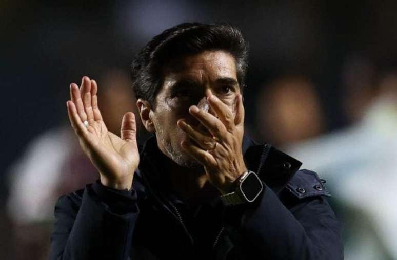 Abel Ferreira: ” O que peço ao palmeirense é que não se deixem enganar por narrativas”.