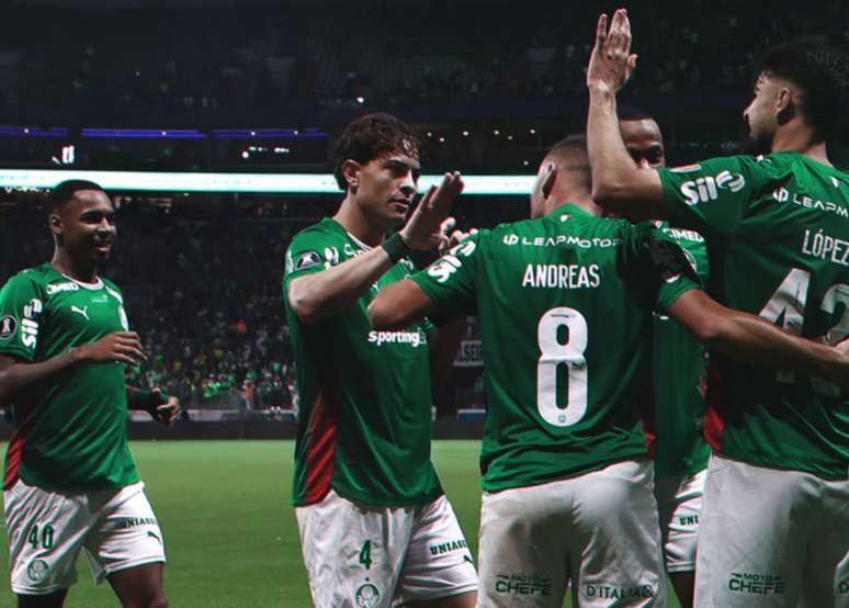Palmeiras faz 3 a 0 sobre o Fortaleza e fica numa boa na Copa do Brasil.