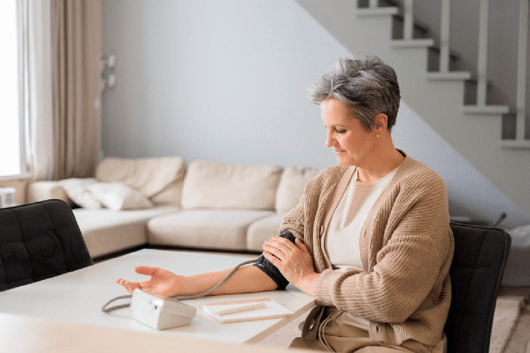 Controlar press&atilde;o arterial, colesterol, glicemia e peso corporal torna-se ainda mais importante na menopausa 