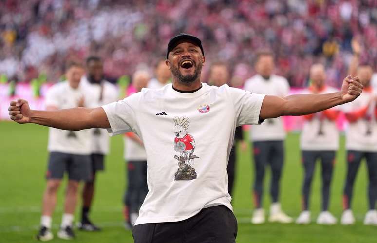 Bayern de Munique ostenta t&iacute;tulo alem&atilde;o da &uacute;ltima temporada &ndash;