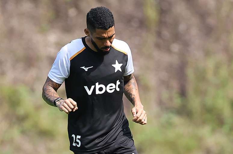 Allan corre contra o tempo para voltar ao time alvinegro &ndash;