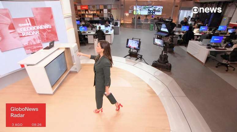 O tel&atilde;o e a bancada ficam integrados &agrave; reda&ccedil;&atilde;o, como acontece no 'Jornal Nacional'