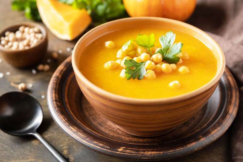 Caldos ricos em prote&iacute;nas podem contribuir para controlar a fome por mais tempo 