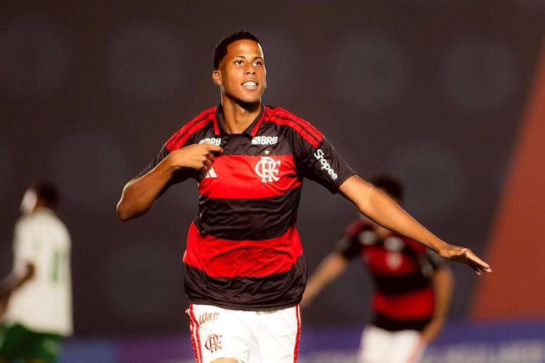 Alan Santos pode deixar o Flamengo ainda nesta janela &ndash;
