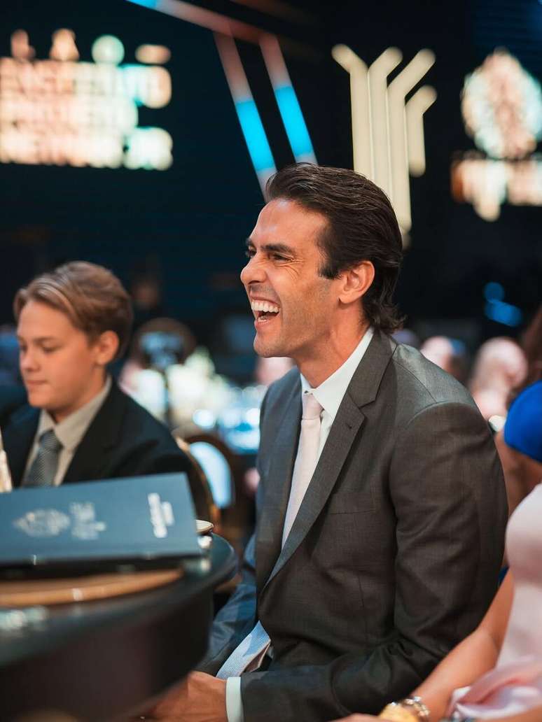 Kak&aacute; marcou presen&ccedil;a na 6&ordf; edi&ccedil;&atilde;o do leil&atilde;o beneficente &ndash;