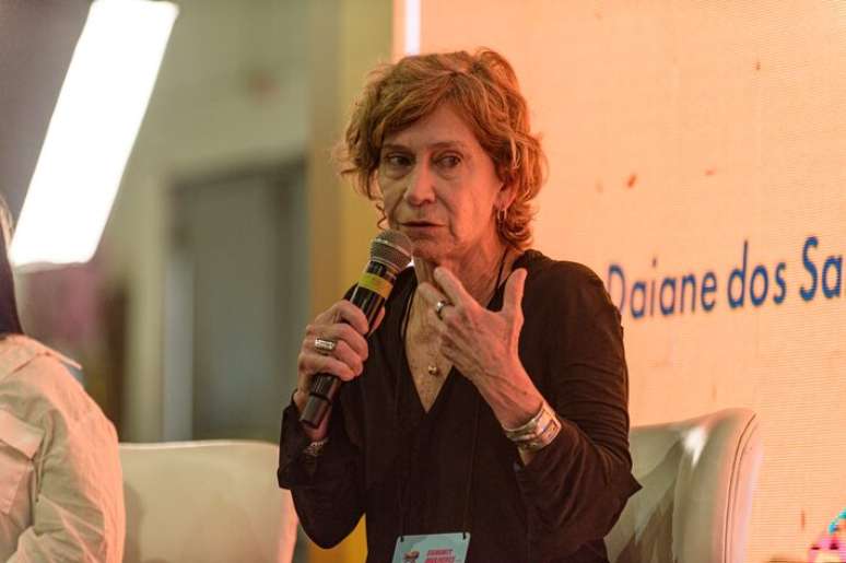 Patr&iacute;cia Medrado no Summit Mulheres nas Profiss&otilde;es.