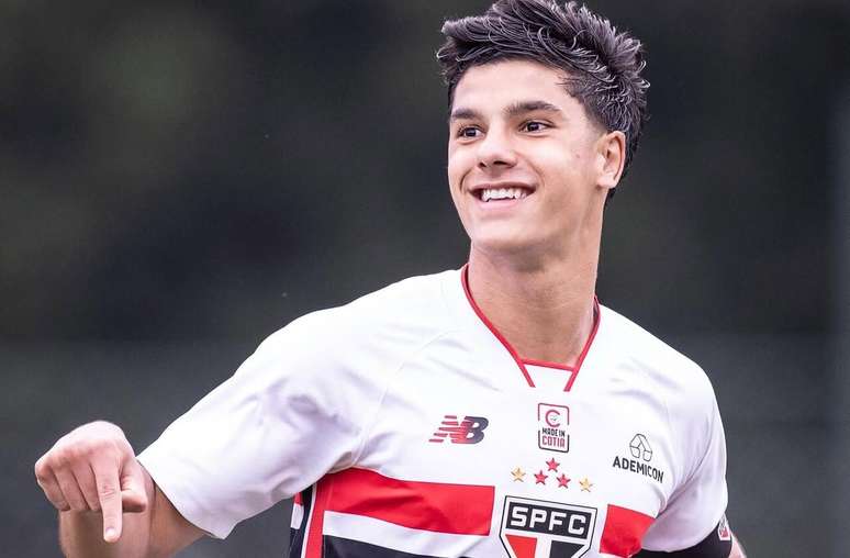 Nicolas em campo pelo São Paulo –