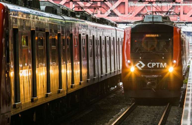 Funcionários das linhas 11, 12 e 13 decidiram entrar em greve.