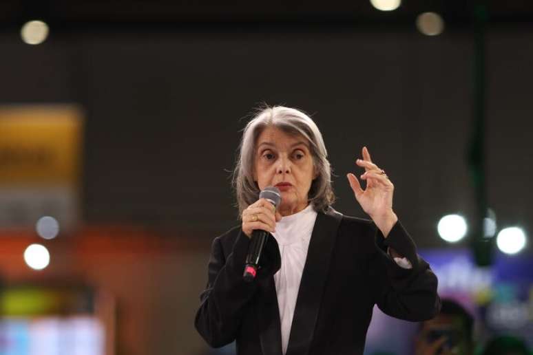 'N&atilde;o h&aacute; democracia forte sem que haja a garantia de igualdade pra todas as mulheres e homens', afirma C&aacute;rmen L&uacute;cia