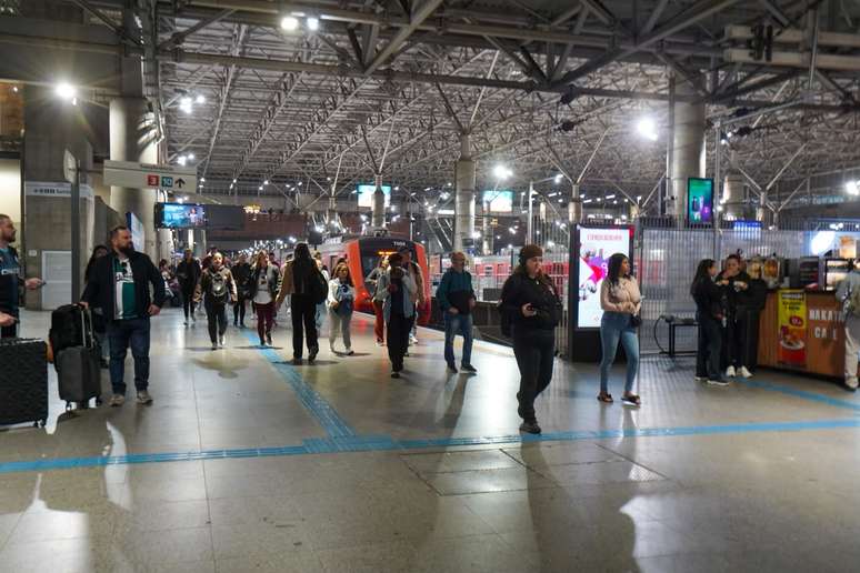 Esta&ccedil;&atilde;o Br&aacute;s da CPTM nesta ter&ccedil;a-feira, 4, durante greve dos ferrovi&aacute;rios