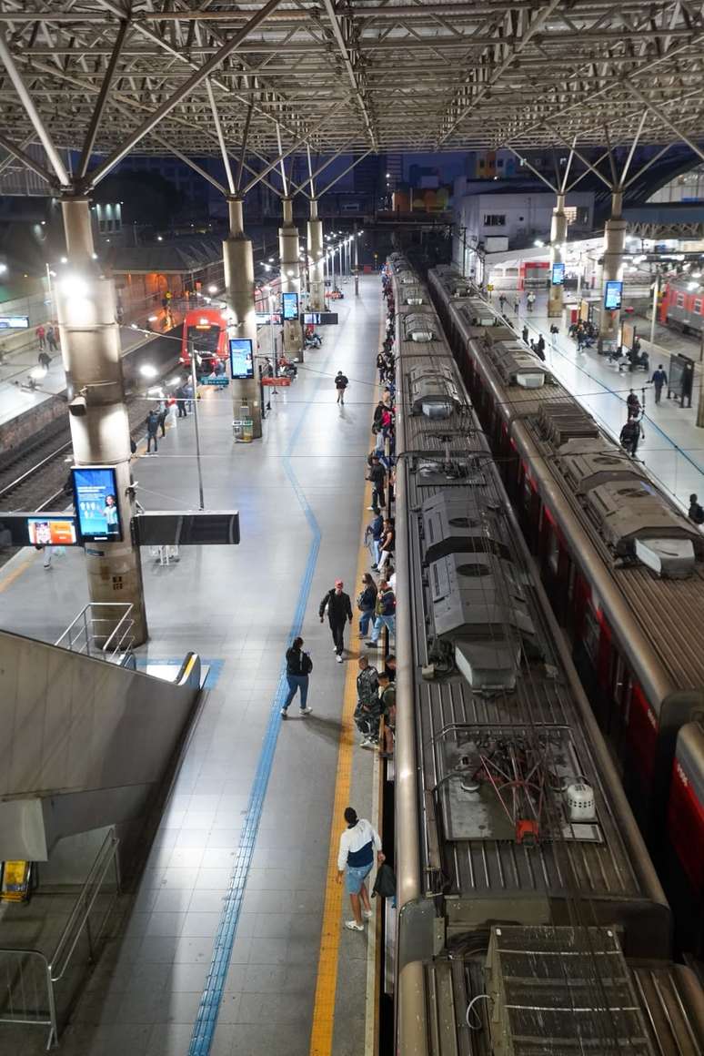 Esta&ccedil;&atilde;o Br&aacute;s da CPTM nesta ter&ccedil;a-feira, 4, durante greve dos ferrovi&aacute;rios