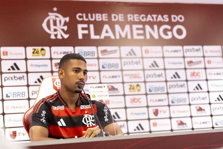 Samuel Lino em apresenta&ccedil;&atilde;o ao Flamengo &ndash;