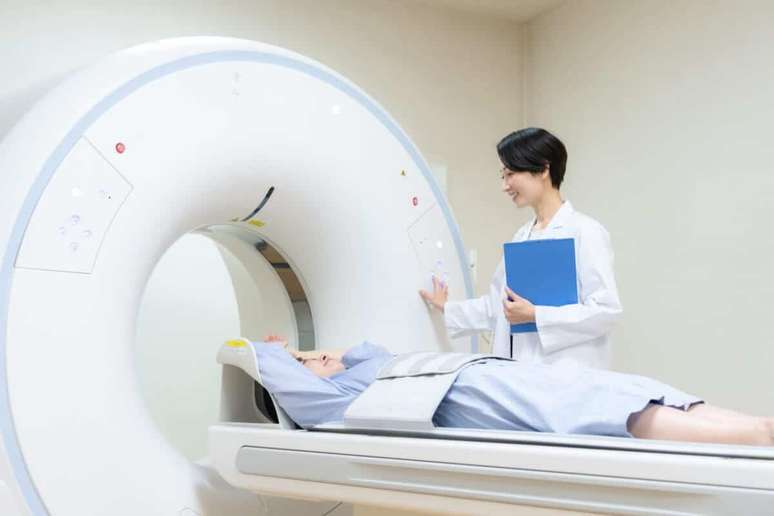 A tomografia &eacute; eficaz para investigar traumas, dores abdominais agudas, doen&ccedil;as pulmonares complexas e les&otilde;es cerebrais r&aacute;pidas 