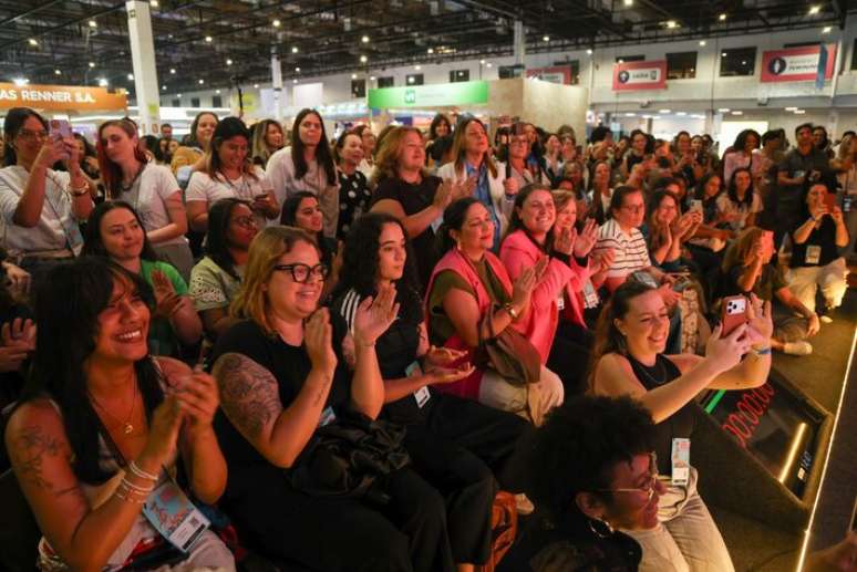 Painel reuniu mulheres de diversas idades. Ex-jogadoras pioneiras tamb&eacute;m estavam presentes.