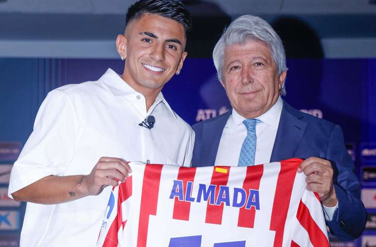 Almada n&atilde;o encontrou espa&ccedil;o no Atl&eacute;tico de Madrid &ndash;