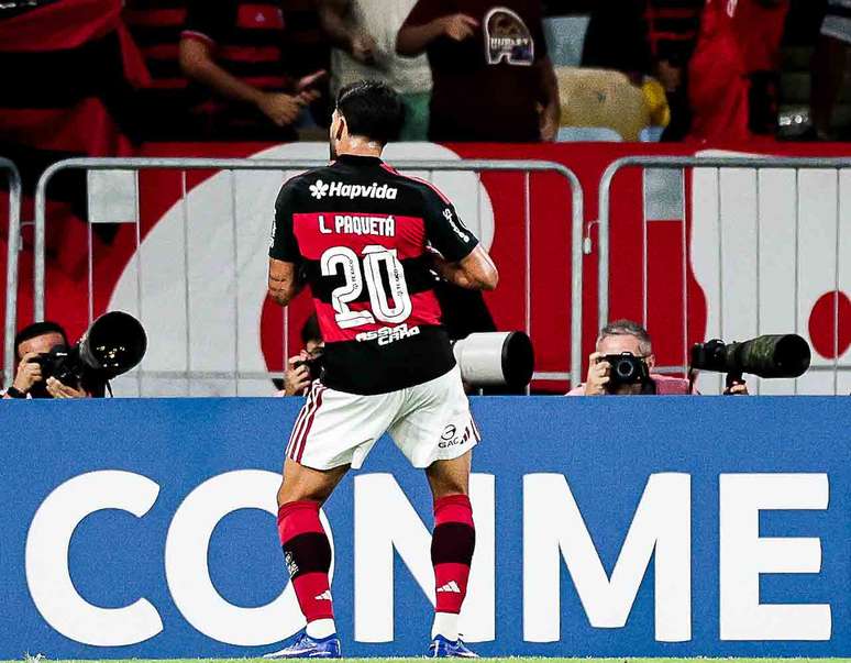 Paquet&aacute; j&aacute; dan&ccedil;ou e tudo nesta volta ao Flamengo &ndash;